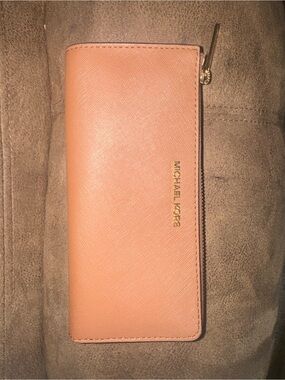 Michael Kors Zip Wallet
